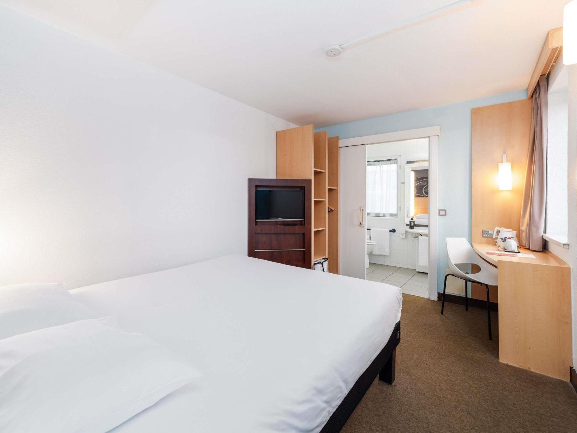 Chambre Double Accessible aux Personnes à Mobilité Réduite